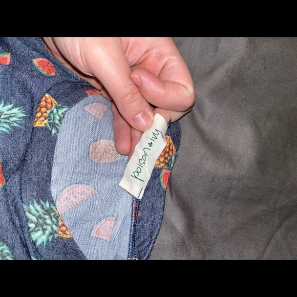 Cute crop top - Picture 3 of 3